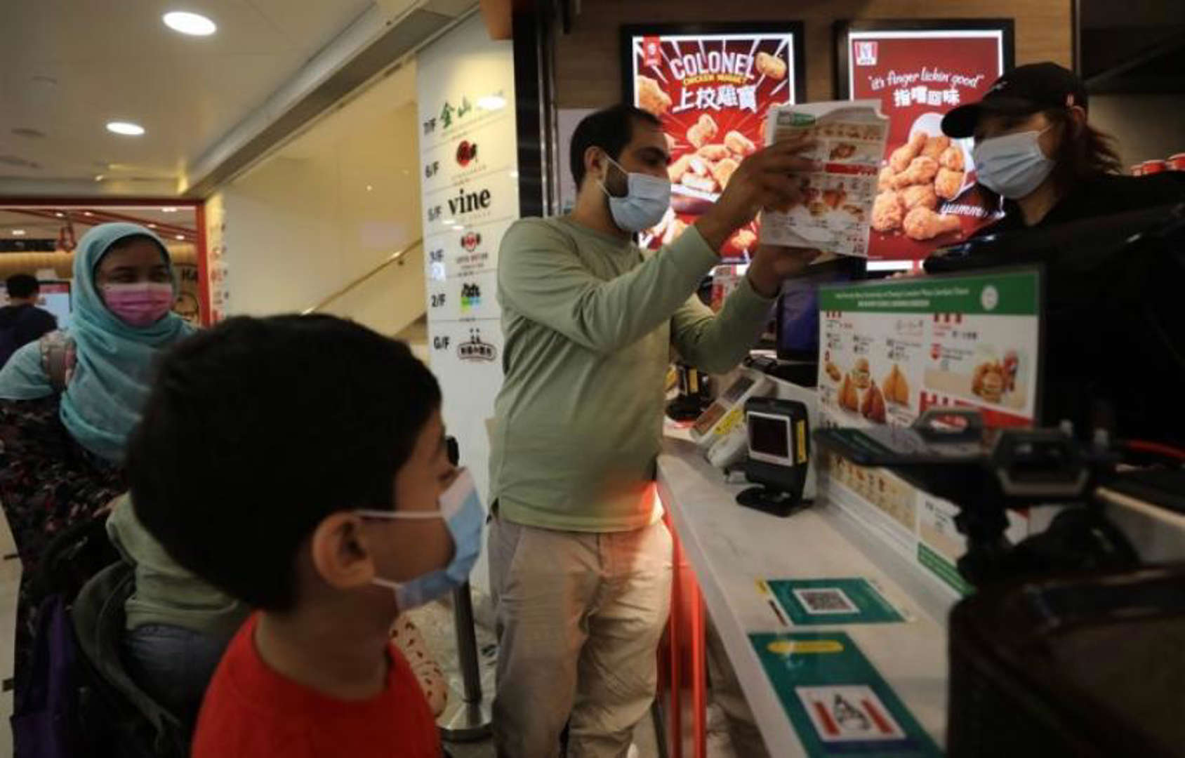 Muslim Hong Kong Bahagia, Kini Gerai KFC Sudah Miliki Sertifikat Halal